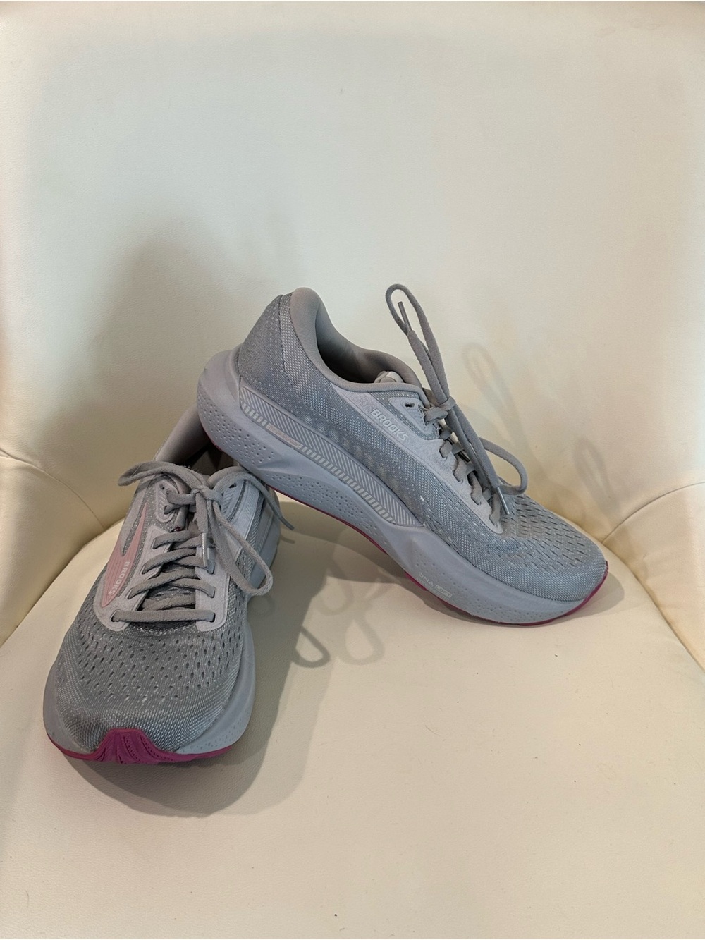 Brooks Adrenaline GTS 24 Grey Pink Support Running Shoes 8.5 Narrow